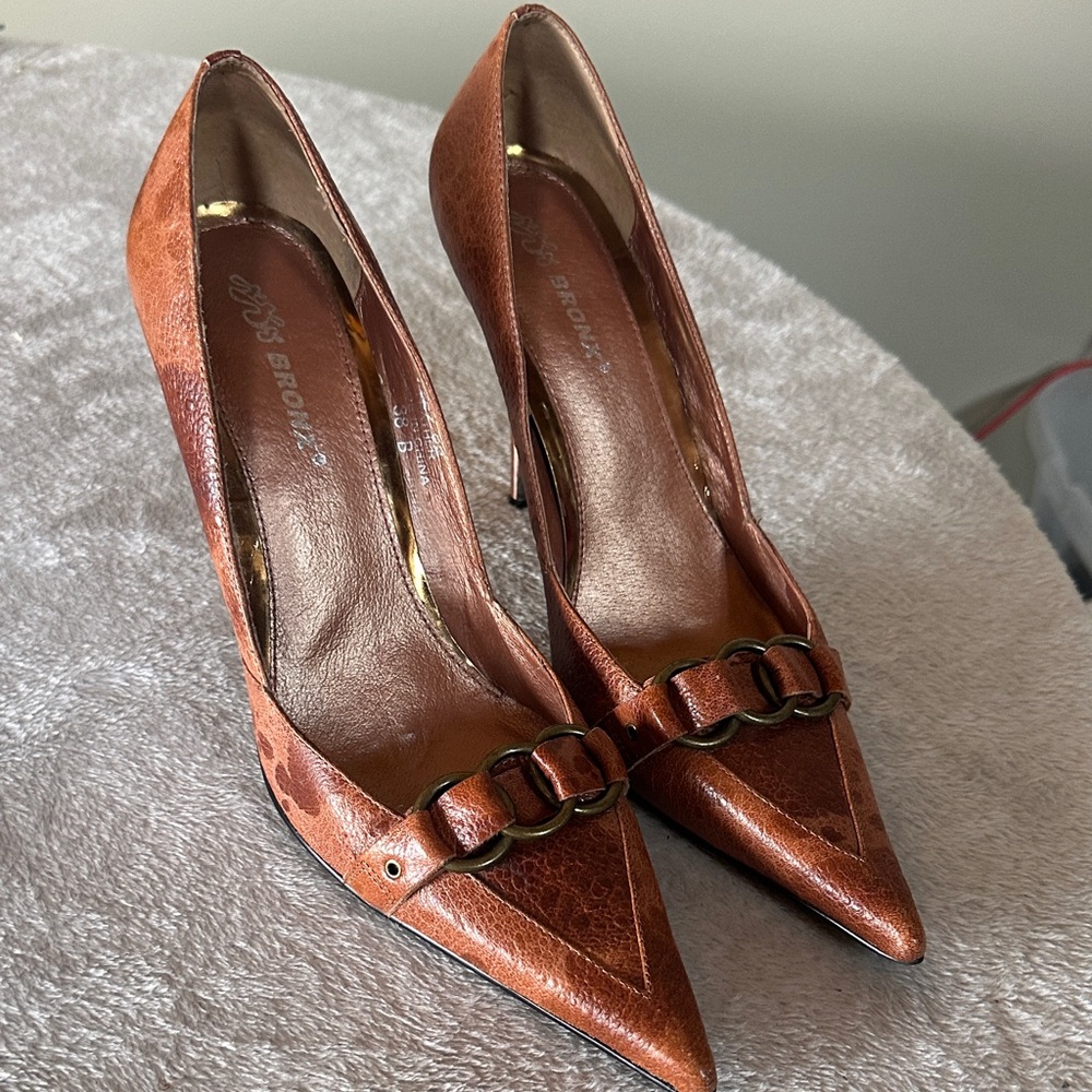 Copper & Brown Leather Women's Pumps